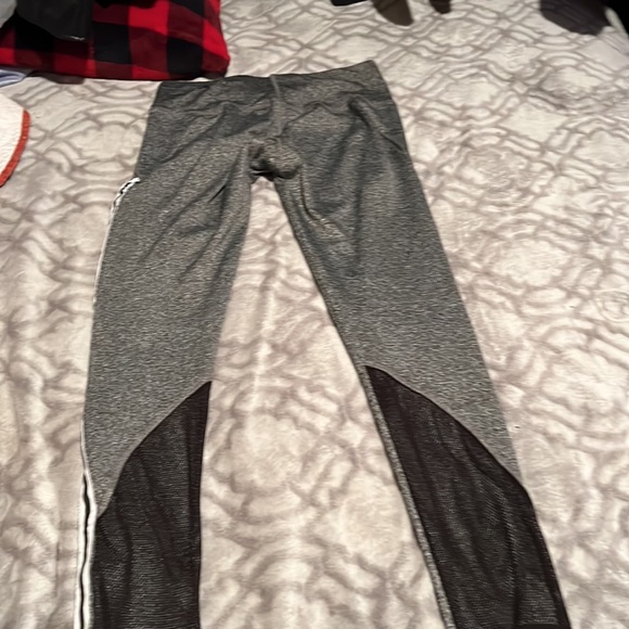 Yoga pants size S - Picture 4 of 4